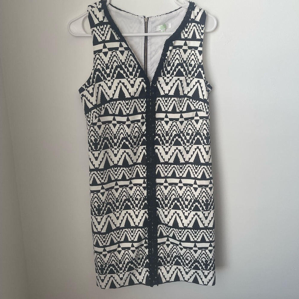 Jade Black and White Sleeveless V-Neck knee length Sheath Dress XS